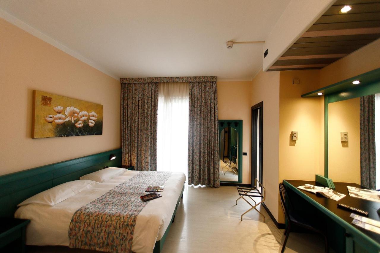 Hotel Eden Valeggio sul Mincio Buitenkant foto