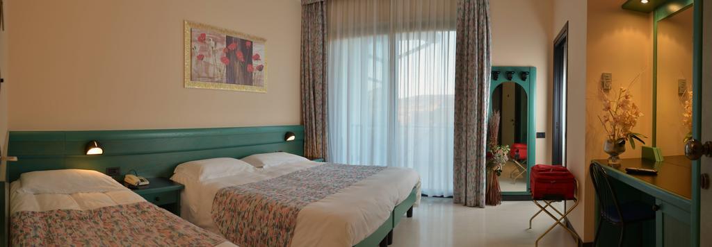 Hotel Eden Valeggio sul Mincio Buitenkant foto